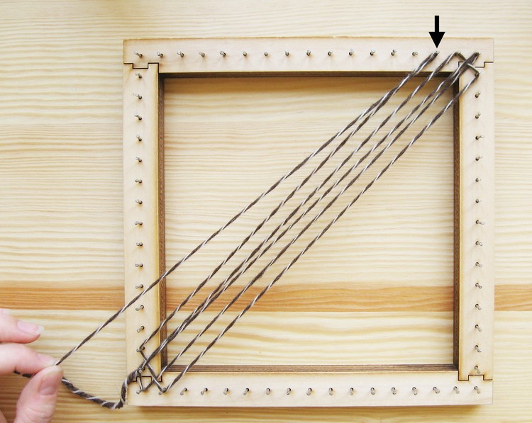 Square Pin Loom Speed Weaving