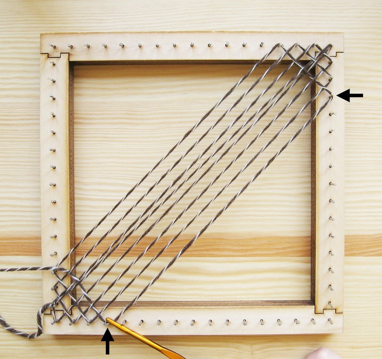 Square Pin Loom Speed Weaving